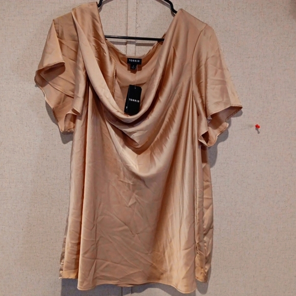 TORRID Satin Cowl Neck Short Sleeve Blouse Size 3x New - Picture 1 of 6